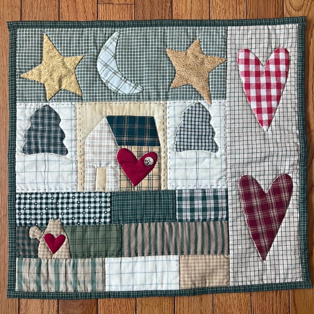 Handmade Hand Stitched Patchwork Appliqué Quilted Wall Hanging Table Topper Home